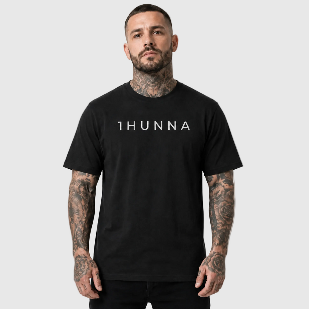 1HUNNA Casual Heavyweight T-shirt in zwart – gedragen voorkant