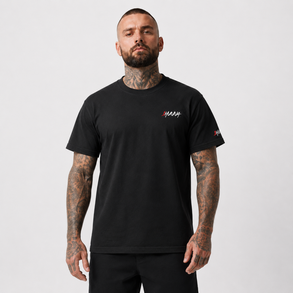 1HUNNA Signature 001 T-shirt in black – front worn view